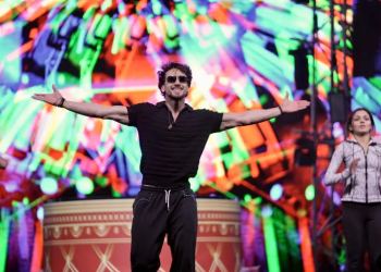 Tiger Shroff shakes a leg at ‘Jai Jai Shiv Shankar’ & ‘Whistle Baja’ at IIFA; See BTS!