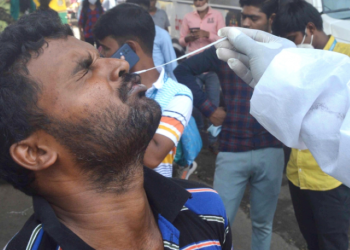 Delhi’s daily Covid tally rises to 400, one new death