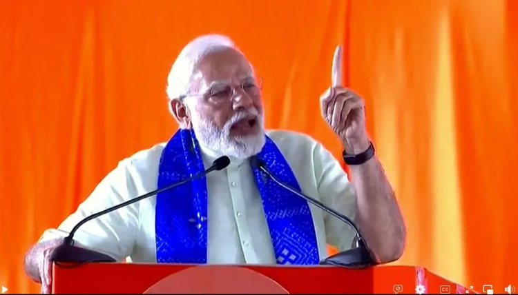 PM avoids attacking KCR, promises development of Telangana