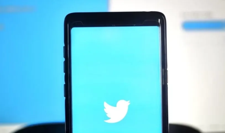 Twitter shares tank 6% amid Musk walkout