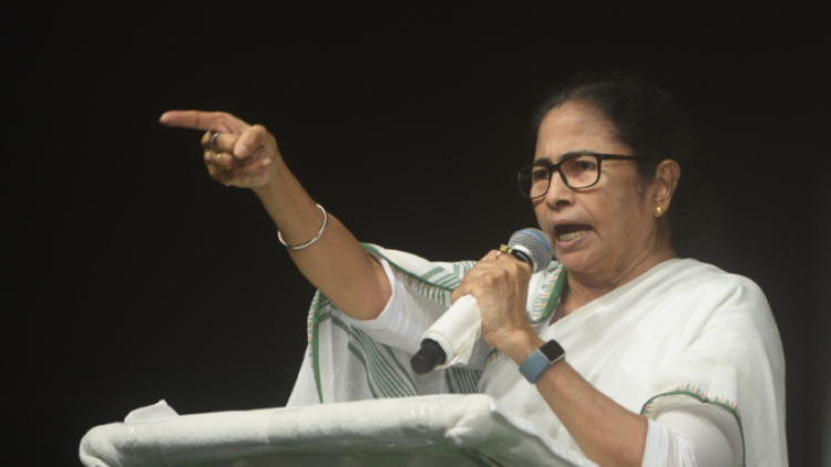 Act against corruption at panchayat level: Mamata tells DMs