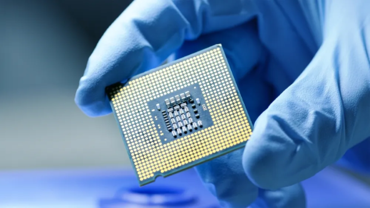 China’s semiconductor output dips 17% in July amid US threat