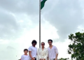 SRK, family celebrate ‘Har Ghar Tiranga’, hoist Tricolour at Mannat