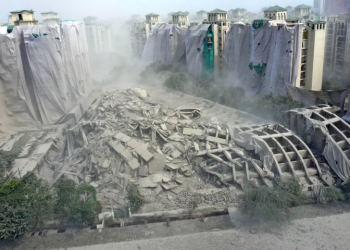 Twin tower demolition: Residents of nearby societies allowed to return home