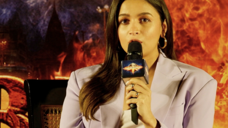 Alia sings ‘Kesariya’, then strikes a diplomatic note