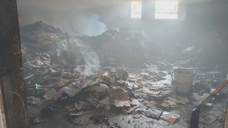 Fire breaks out in cloth shop in Delhi’s Chandni Chowk