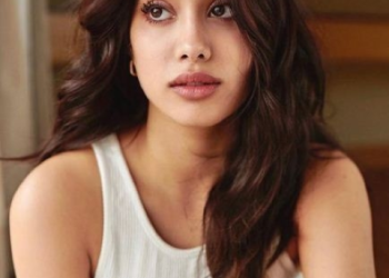 Janhvi Kapoor reminisces playing ‘teacher-teacher’ with sister Khushi