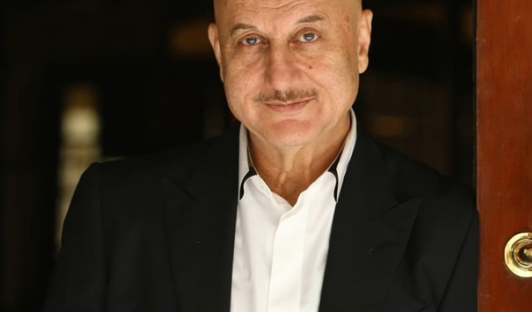 Anupam Kher to venture into digital space with his new talk show