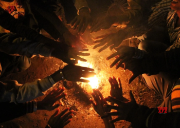 Cold wave grips Telangana, mercury dips below 10-degree C