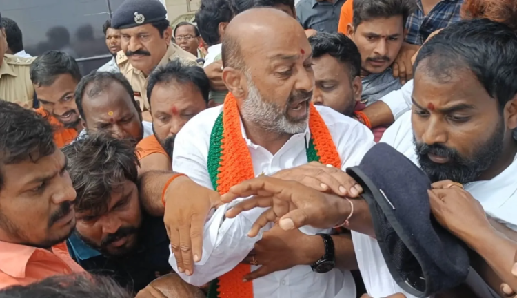 Telangana police stop state BJP Chief ahead of ‘padayatra’
