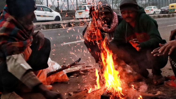 Cold wave batters Delhi, north India