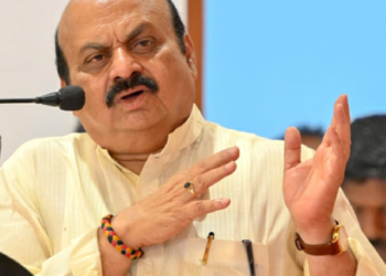 Maharashtra Oppn leaders have lost mental balance: K’taka CM