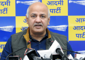 Sisodia alleges BJP trying to poach AAP councillors