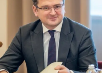 Ukraine aims to hold peace summit this winter: FM