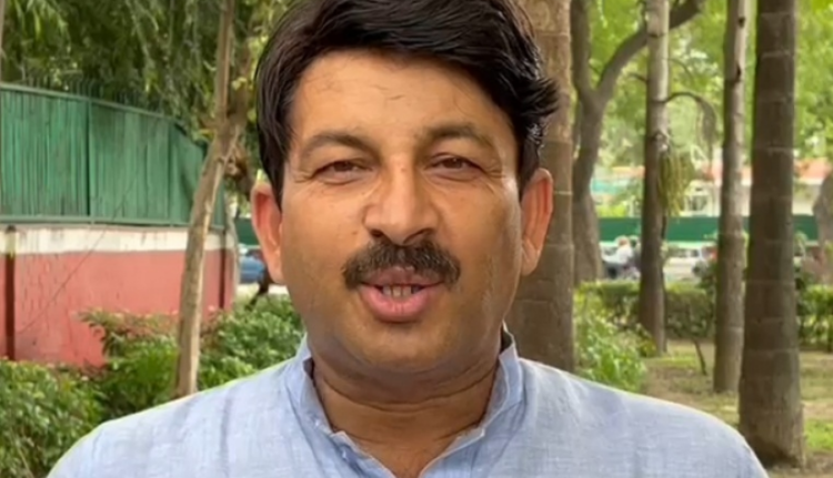 AAP making mockery of country’s democracy: Manoj Tiwari