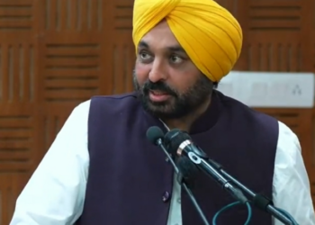 Punjab CM tries to woo corporate honchos in Mumbai