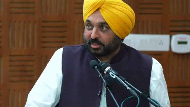 Punjab CM tries to woo corporate honchos in Mumbai