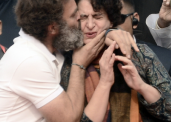 UP Minister objects to Rahul Gandhi’s kiss for sister Priyanka Gandhi Vadra