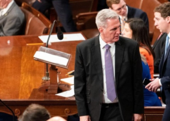 US House adjourns as McCarthy seeks to flip more Republican holdouts