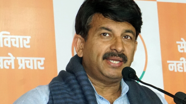Kejriwal propagating false information on Budget: Manoj Tiwari