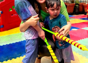 Kareena celebrates Holi with Taimur, Jehangir but misses Saif