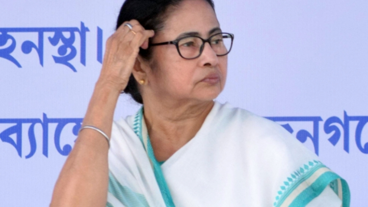 Let’s oust BJP without thinking of who will be leader after polls: Mamata