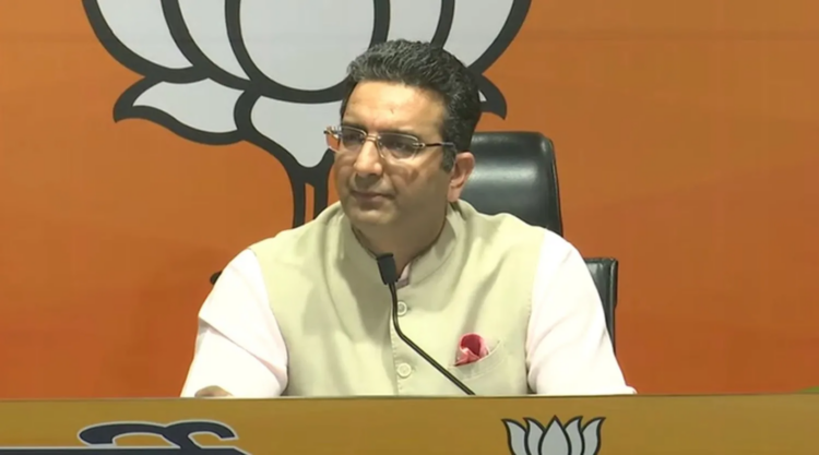 Liquor policy case: When will Kejriwal resign, asks BJP