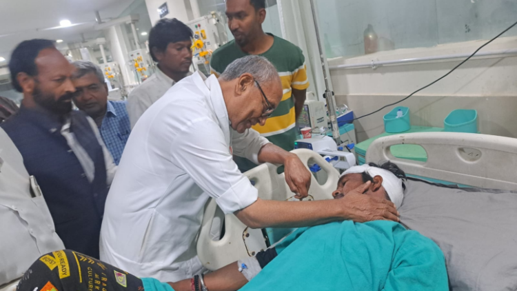 Motorcycle collides with Digvijaya Singh’s car; biker hospitalised