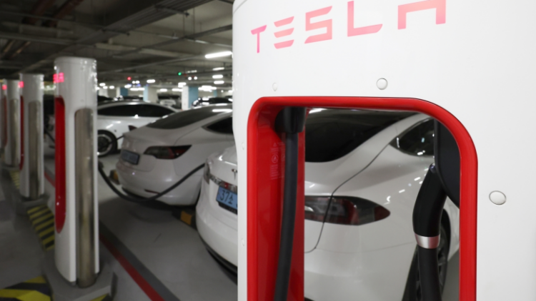 Tesla to launch ‘solar power charging’ feature in app