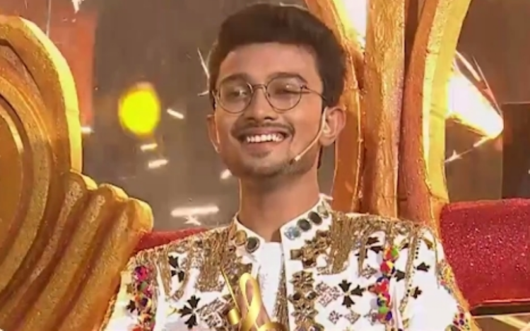 Ayodhya’s Rishi Singh picks up ‘Indian Idol 13’ trophy and Rs 25 lakh cheque