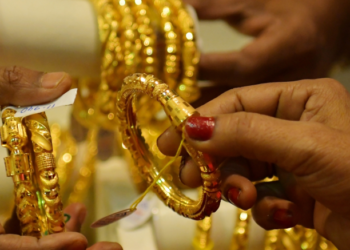 Gold prices inch up on Tuesday