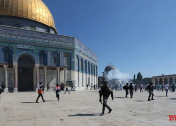 Israeli police clash with worshipers at Al-Aqsa Mosque, drawing condemnation