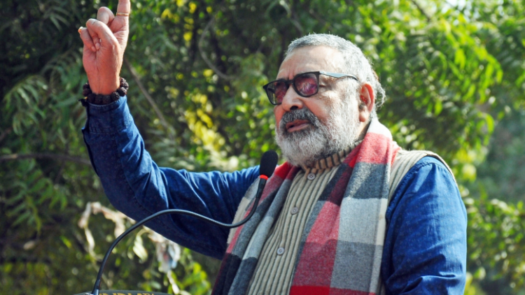 Giriraj Singh dares Bihar govt to stop Dhirendra Shastri’s Patna visit