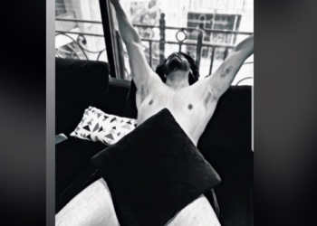 Malaika Arora shares almost naked picture of Arjun Kapoor; calls him ‘lazy’