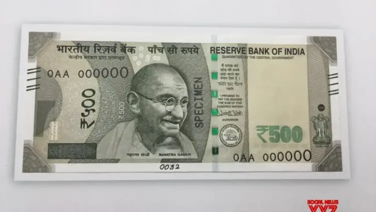 UP cop faces probe after family takes selfie with currency notes