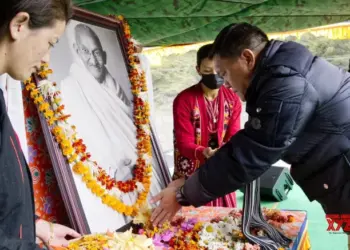 Arunachal CM celebrates Gandhi Jayanti with jawans along LAC with China
