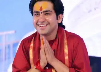 Baba Bageshwar arrives at Gaya for Pind Daan