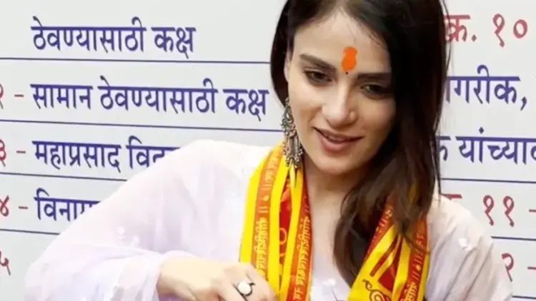 Radhika Madan Visits Siddhivinayak Temple To Seek Blessing For Sajini Shinde Ka Viral Video
