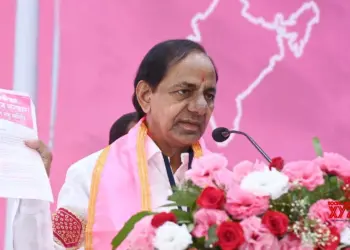 Telangana polls: KCR steps up attack on Congress