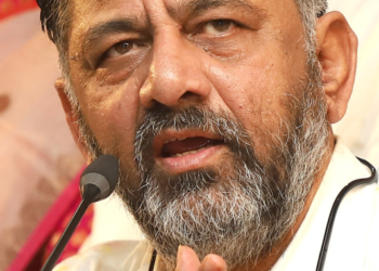 Kumaraswamy’s behaviour unbecoming of a former K’taka CM: Shivakumar