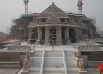108-feet long incense stick on its way to Ayodhya from Gujarat