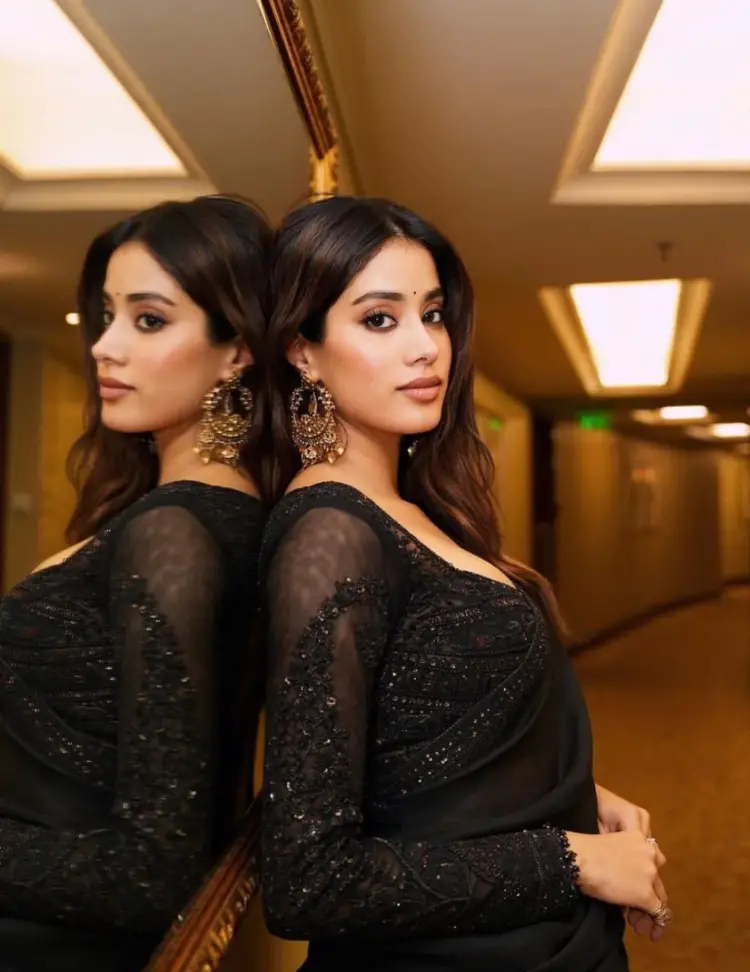 Bollywood Divas Slaying the Black Saree in a Symphony of Styles