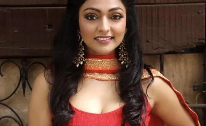 Aakanksha Pal recalls childhood memories of Saraswati Puja