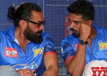 Saqib Saleem flexes his biceps to Bobby, talks about his love for cricket