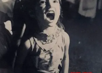 Athiya Shetty shares childhood picture, Netizen ask when baby is arriving