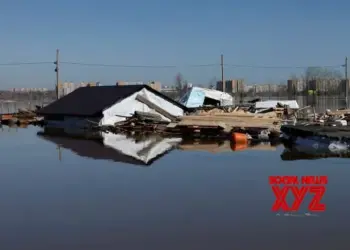 Russian regions grapple with severe flooding amid rising water levels