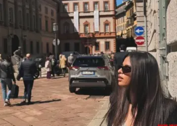 Suhana Khan soaks in the colours of Milan