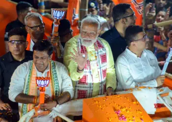 PM Modi’s vibrant roadshow touches three iconic destinations in Kolkata