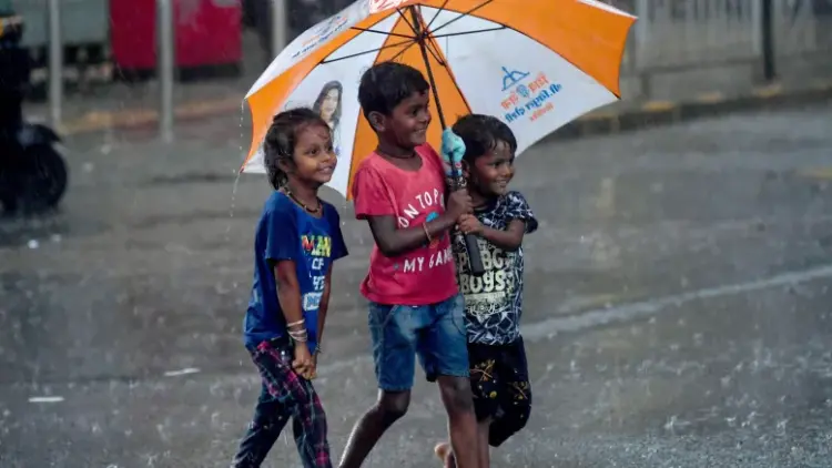 Heavy rains likely in Maharashtra & Karnataka, another heat wave in Northwest India: IMD