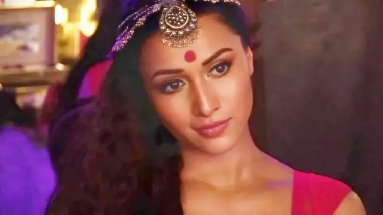 Aayushi Bhave reveals how her ’10:29 Ki Aakhri Dastak’ character knows how to grab attention